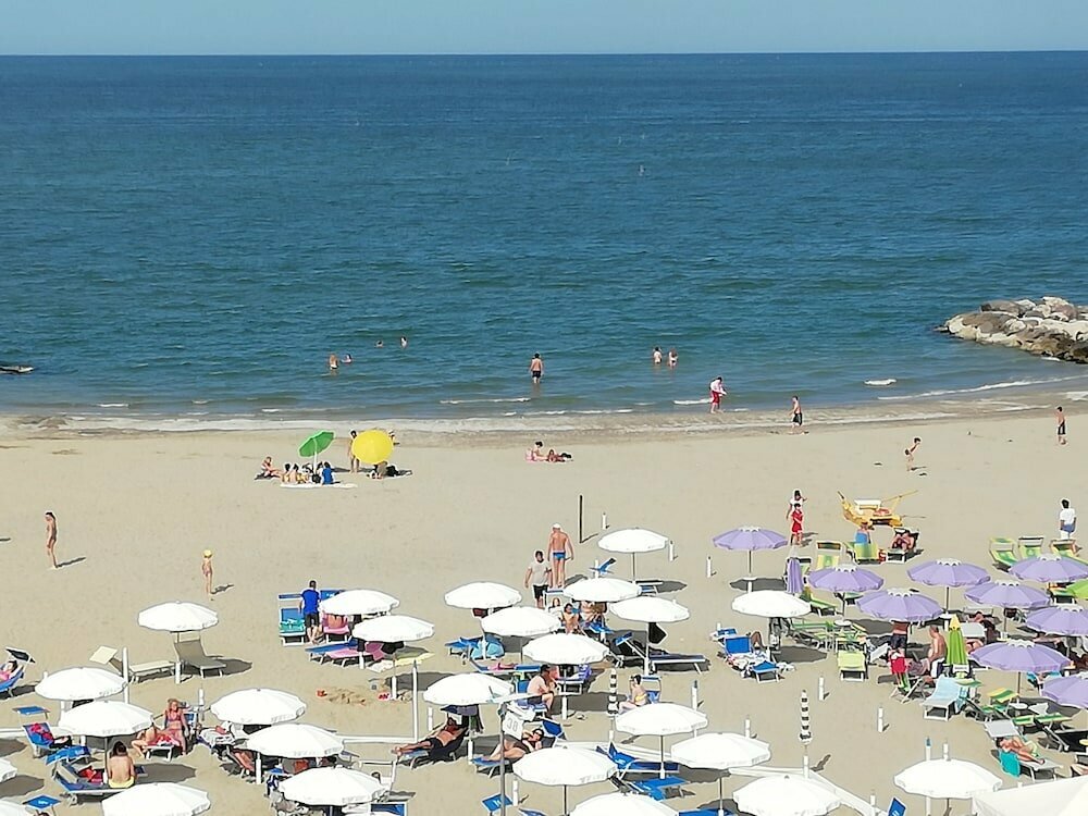 Hotel Villa Rosa beachfront