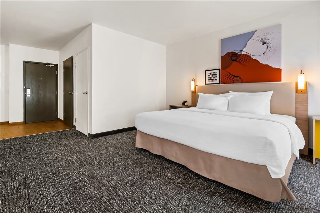 Hampton by Hilton