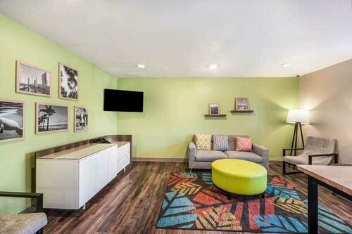 WoodSpring Suites Bradenton, Забронировать Отель Брейдентон Sarasota Area