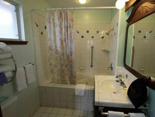 Edgewater Beach Inn, Забронировать Отель Санта-Круз Santa Cruz and Vicinity, рядом с Pacific Garden Mall