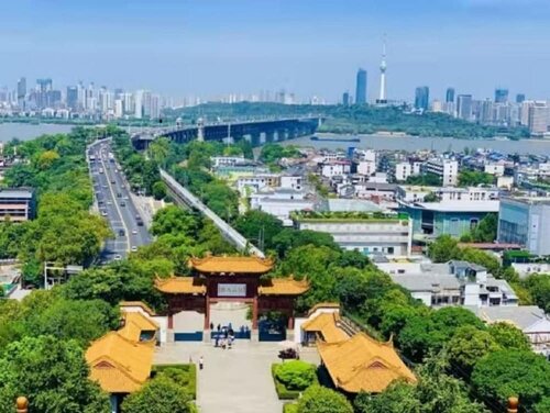ibis Wuhan Hankou Hotel, Book Hotel Hoteller i Wuhan med parkering, Parkering