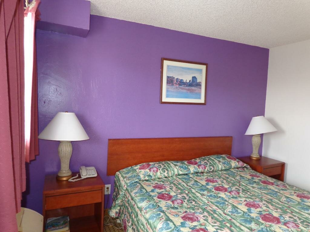Knights Inn Phoenix at N Black Canyon Hwy