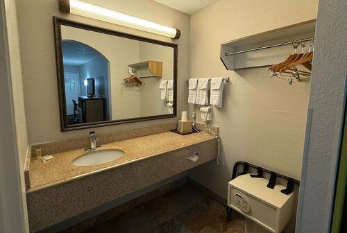 Days Inn San Antonio Interstate Highway 35 North, Book Hotel Billige hoteller i Bexar County