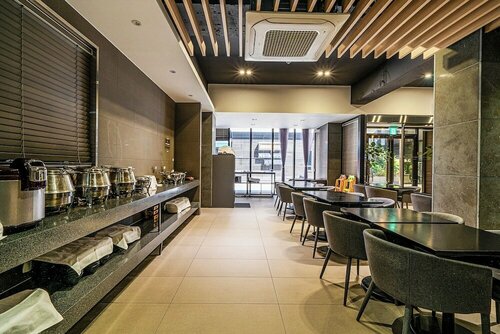 Rivertain Hotel Gyeongju, Забронировать Отель Отели Кёнджу 3 звезды, рядом с Комплекс погребальных холмов Тэрынвон, 3*