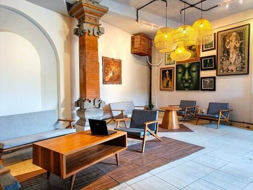 Nobody Inn Bali by Aligna Hospitality, Забронировать Гостевой дом Отели Убуд с парковкой, рядом с Ресторан Ibu Oka, Парковка