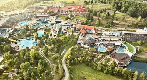 Thermalhotel Leitner, Book Hotel Hoteller i Fuerstenfeld med pool, Swimmingpool