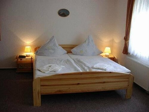 Pension Röhrborn, Rezervovat Hotel Hohenheida Sasko