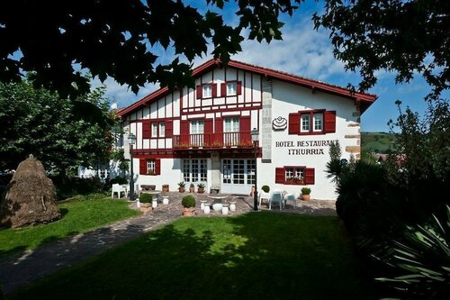Hôtel Ithurria - Les Collectionneurs, Buchen Sie Hotel Ainhoa 