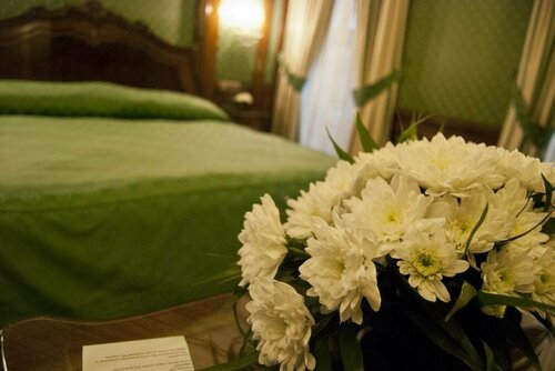 Hotel Casa Capsa, Забронировать Отель Отели Бухареста с парковкой, рядом с La Grande Vie Casino, Парковка
