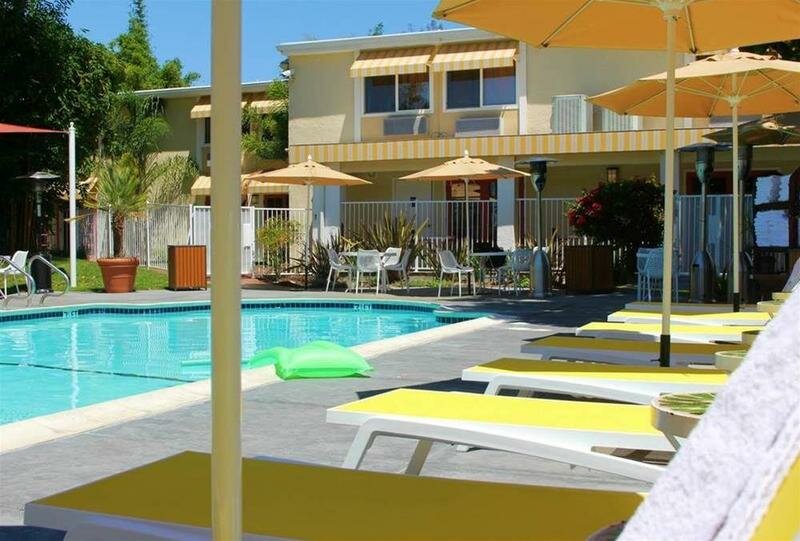 Wild Palms Hotel