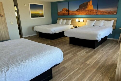 Days Inn by Wyndham Warrensburg, Забронировать Отель Уорренсберг Миссури
