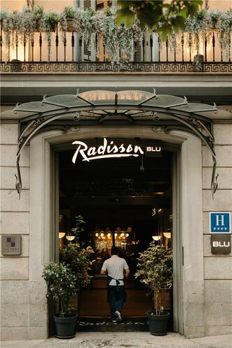 Отель Radisson Blu, Madrid Prado, Забронировать Отель центр города Мадрид, рядом с Swinton &amp; Grant