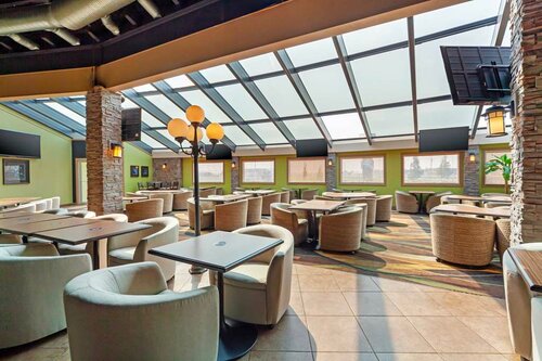 Best Western PLUS Mirage Hotel and Resort, Prenota Resort Hotel a Alberta con piscina, Piscina