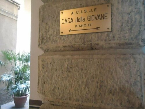 Protezione della Giovane - female hostel, Забронировать Отель исторический центр Верона, рядом с Римский амфитеатр