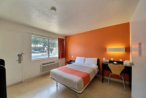 Motel 6 San Marcos, Rezervasyon Motel San Marcos Texas Hill Country