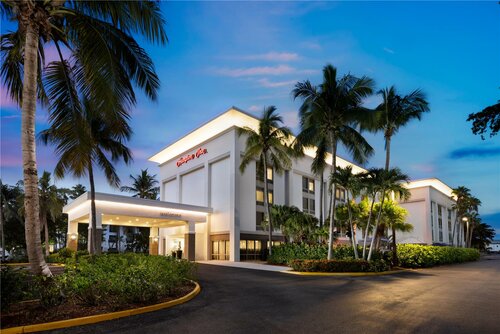Hampton Inn Naples-Central, Забронировать Отель Отели штата Флориды с завтраком, Завтраки