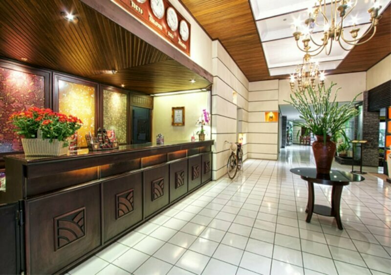 Tuwuh Hotel at Kayutangan