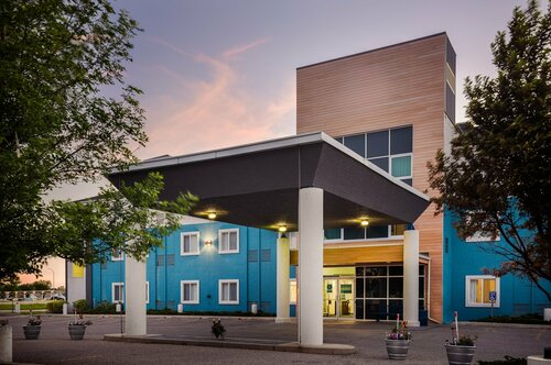 Home Inn Express - Medicine Hat, Забронировать Отель Отели Southern Alberta с завтраком, Завтраки