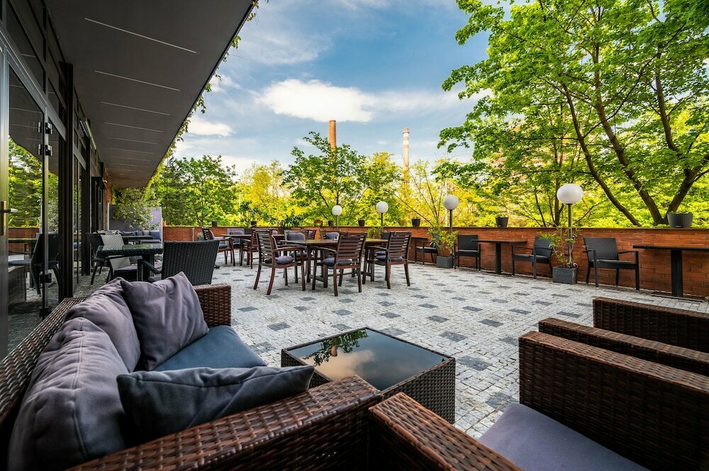 Expo Hotel