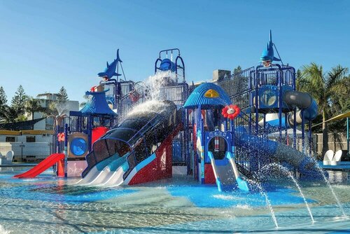 Oaks Sunshine Coast Oasis Resort, Забронировать Курортный отель Отели Калаундра 4 звезды, рядом с Музей самолетов Квинсленда, 4*