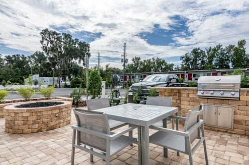 Comfort Suites Gainesville Near University, Забронировать Отель Гейнсвилл штат Флорида