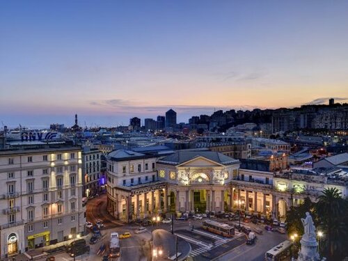 Hotel Continental Genova, Забронировать Отель Отели Генуи с питанием, рядом с Площадь де Феррари, Пансион