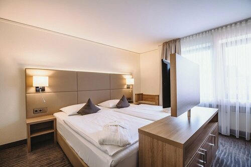 Hotel Gustav-Stresemann-Institut, Забронировать Отель Бад-Годесберг Бонн