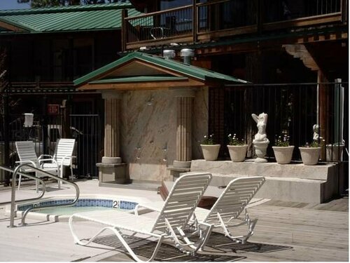 Mourelatos Lakeshore Resort, Забронировать Курортный отель Тахо-Виста Норт-Лейк-Тахо