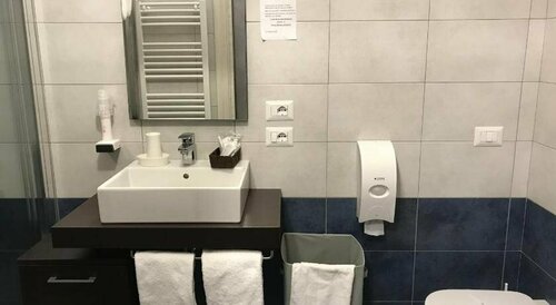 Hotel Elys, Buchen Sie Hotel Pieve Emanuele Lombardei