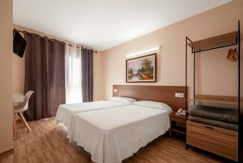 Hotel Silvia, Забронировать Отель Отели Alt Empordà с завтраком, Завтраки