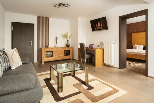 Hotel Vier Jahreszeiten, Забронировать Отель  