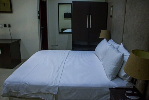 Chelsea Suites Annex, Забронировать Отель Икеджа Штат Лагос