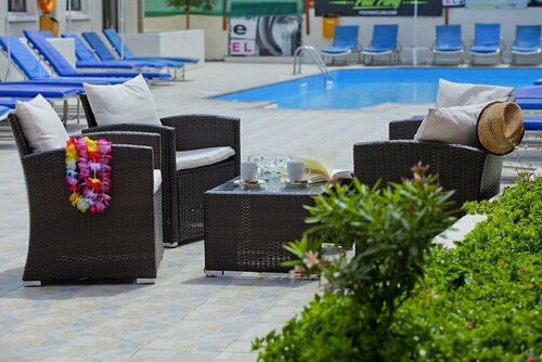Paloma Hotel Apartments, Boek Hotel Famagusta Hotels met een Zwembad, Zwembad