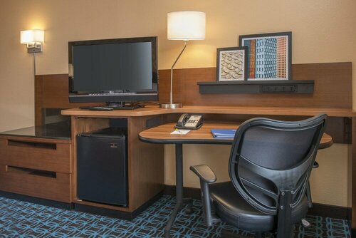 Fairfield Inn & Suites Frederick, Book Hotel Hoteller i Maryland med parkering, Parkering