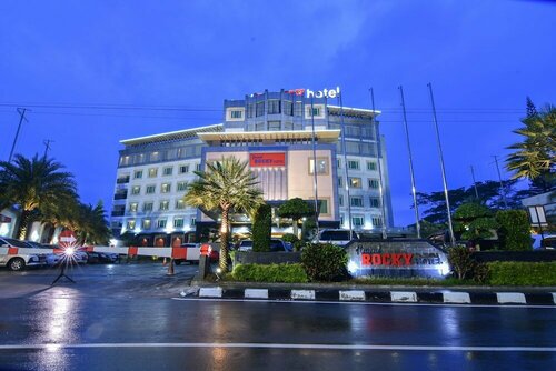 Grand Rocky Hotel Bukittinggi, Book Hotel Bukittinggi Sumatra