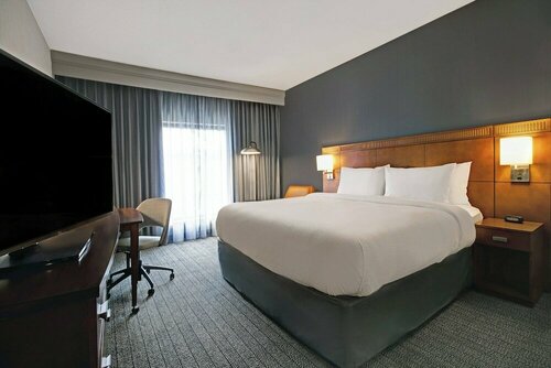 Courtyard by Marriott, Забронировать Отель Уинстон-Сейлем Северная Каролина, рядом с Forest Hills