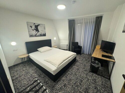 Hotel Rheinkrone, 예약 호텔 Andernach 코블렌츠