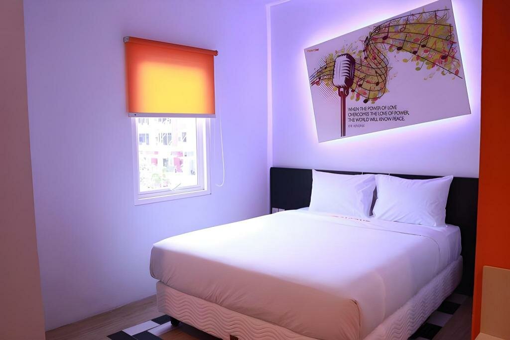 Front One Inn Semarang