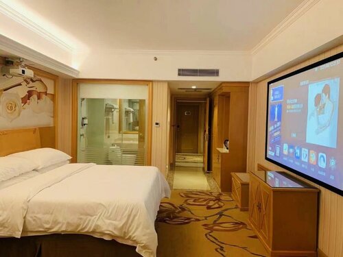 Vienna Hotel Guangzhou Huadu Sunac Wanda Furong, Забронировать Отель Отели Хуаду с парковкой, Парковка