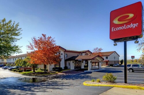Econo Lodge Kalamazoo near Wings Stadium, Забронировать Отель Каламазу штат Мичиган