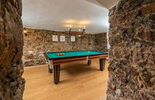 Retiro de Gondramaz – Entire 200 m² Nature Retreat, Забронировать Дом для отпуска Отели Алентежу с парковкой, Парковка