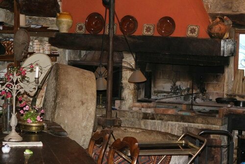 Le Moulin à huile, Buchen Sie Bed & Breakfast Vailhourles Languedoc-Roussillon