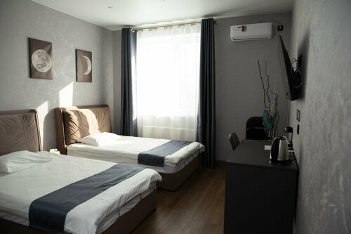 Отель The Moon Apartments, Забронировать Апартаменты/квартира Отели Уссурийска с парковкой, Парковка