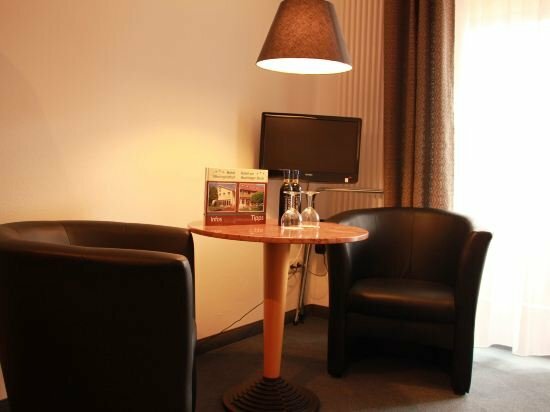 Hotel am Hachinger Bach by Blattl