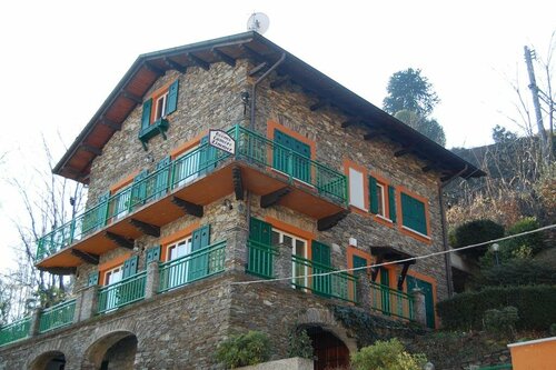 La Sorgente Bed & Breakfast, Забронировать Отель Отели Лавено с парковкой, Парковка