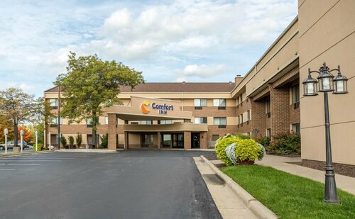 Comfort Inn Airport Grand Rapids, Book Hotel Hoteller i Grand Rapids med parkering, Parkering