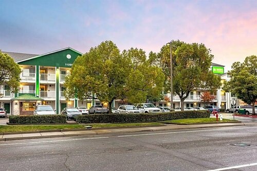 HomeTowne Studios by Red Roof Rancho Cordova, Prenota Hotel Rancho Cordova California