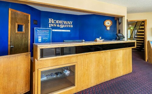 Rodeway Inn & Suites Portland West - Beaverton, Забронировать Отель Бивертон 