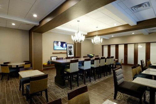 Hampton Inn Green Bay Downtown, Rezervați Hotel Green Bay Wisconsin