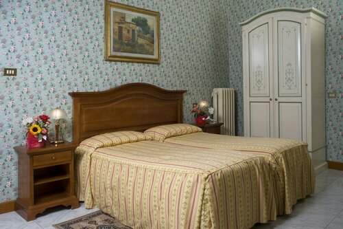 Hotel Beatrice, Забронировать Отель Санта-Мария-Новелла Флоренция, рядом с Генеральное консульство Испании во Флоренции
